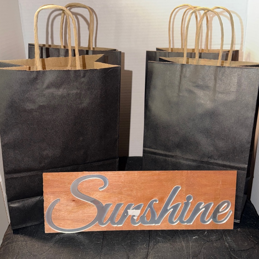 Green Or Black Gift Bag game 4 chances to win designer or luxury in any color🎉